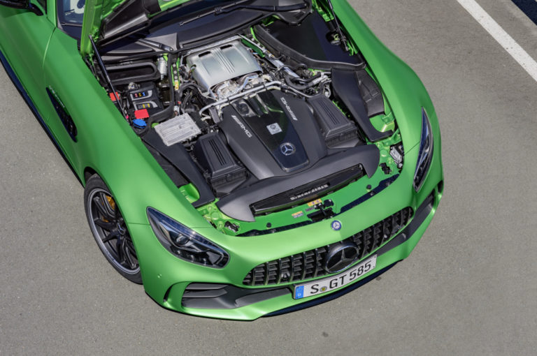 AMG GT R; 2016; Detail; 4,0-Liter-V8-Biturobomotor; 430 kW, 700 Nm;Kraftstoffverbrauch kombiniert:  11,4 l/100 km, CO2-Emissionen kombiniert: 259 g/km

AMG GT R; 2016; detail;4.0 liter V8 biturbo engine; 430 kW, 700 Nm;Fuel consumption, combined:   11.4 l/100 km, CO2 emissions, combined:  259 g/km