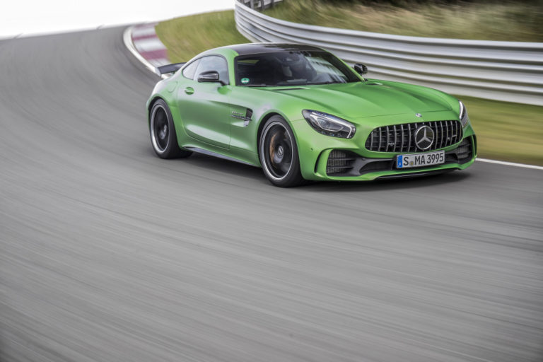 MERCEDES-AMG GT R, AMG green hell magno, Leder Exklusiv Nappa/Mikrofaser DINAMICA schwarz;Kraftstoffverbrauch kombiniert 11,4 l/100 km, CO2-Emissionen kombiniert 259 g/km*

MERCEDES-AMG GT R, AMG green hell magno, Exclusive Nappa leather/DINAMICA microfiber black;Fuel consumption, combined 11.4 l/100 km, CO2 emissions, combined 259 g/km*
