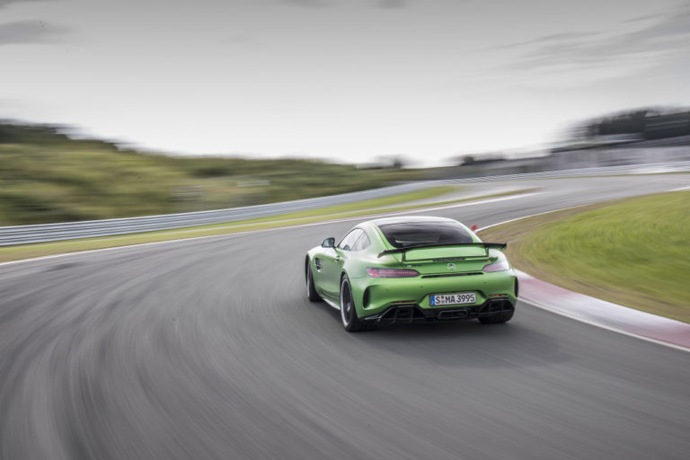MERCEDES-AMG GT R, AMG green hell magno, Leder Exklusiv Nappa/Mikrofaser DINAMICA schwarz;Kraftstoffverbrauch kombiniert 11,4 l/100 km, CO2-Emissionen kombiniert 259 g/km*

MERCEDES-AMG GT R, AMG green hell magno, Exclusive Nappa leather/DINAMICA microfiber black;Fuel consumption, combined 11.4 l/100 km, CO2 emissions, combined 259 g/km*