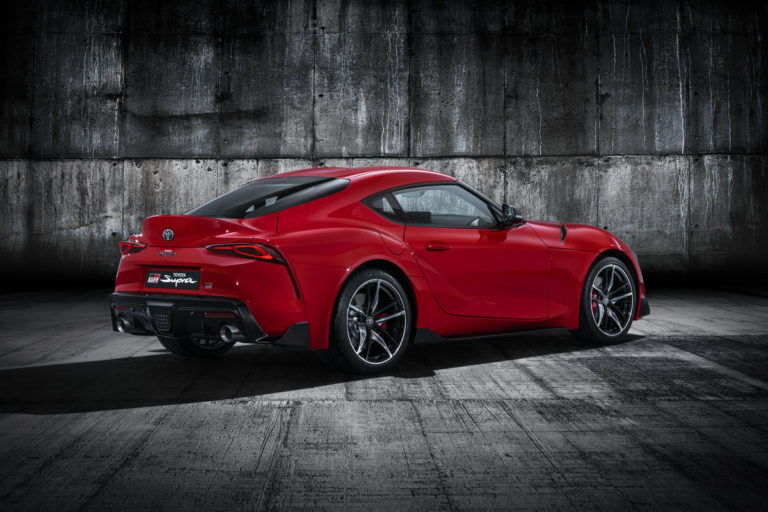 60352-toyota-supra-red-studio-003-lightbox_sportwagen.at