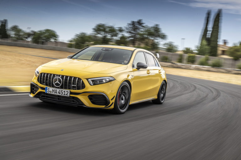 Mercedes-AMG A 45 S 4MATIC+, Sonnengelb, Leder - Nappa AMG schwarz mit gelben Kontrastziernähten;Kraftstoffverbrauch kombiniert: 8,4-8,3 l/100 km; CO2-Emissionen kombiniert: 192-189 g/km*

Mercedes-AMG A 45 S 4MATIC+, sun yellow, Leather – black, with yellow topstitching;Fuel consumption combined: 8.4-8.3 l/100 km; Combined CO2 emissions: 192-189 g/km*