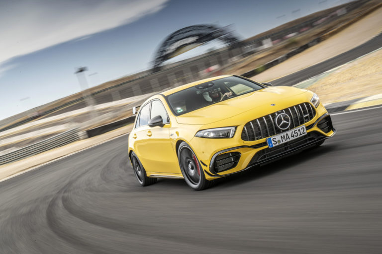 Mercedes-AMG A 45 S 4MATIC+, Sonnengelb, Leder - Nappa AMG schwarz mit gelben Kontrastziernähten;Kraftstoffverbrauch kombiniert: 8,4-8,3 l/100 km; CO2-Emissionen kombiniert: 192-189 g/km*

Mercedes-AMG A 45 S 4MATIC+, sun yellow, Leather – black, with yellow topstitching;Fuel consumption combined: 8.4-8.3 l/100 km; Combined CO2 emissions: 192-189 g/km*