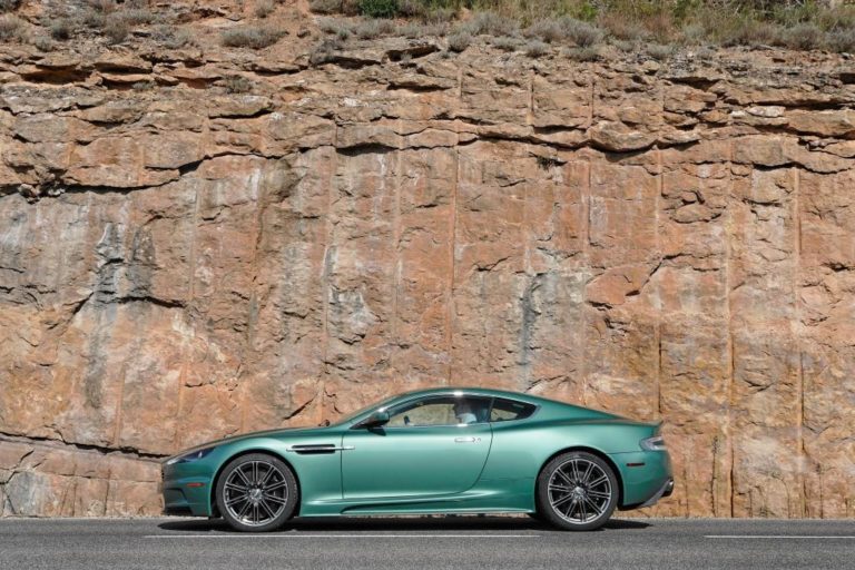 aston_martin_dbs_sportwagen-finden (2)