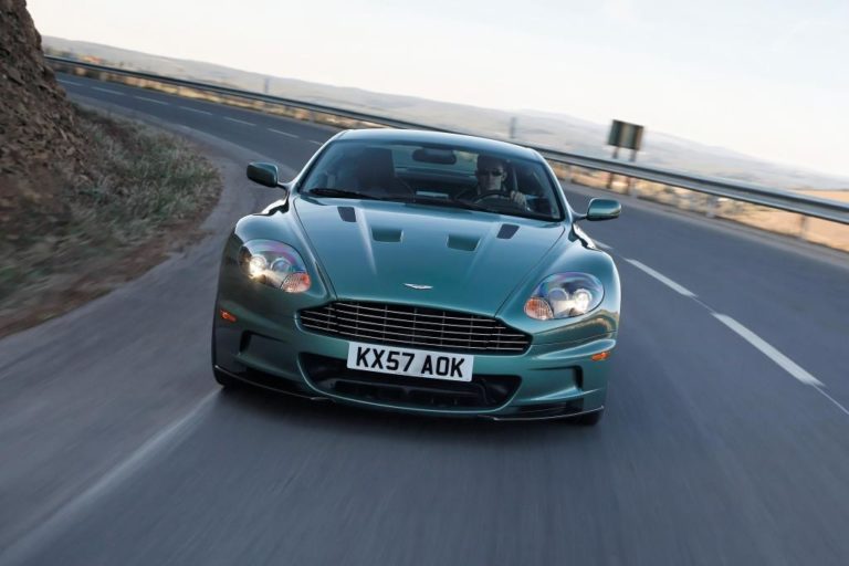 aston_martin_dbs_sportwagen-finden.at_9