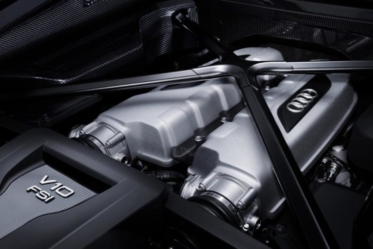 Audi R8 V10 plus