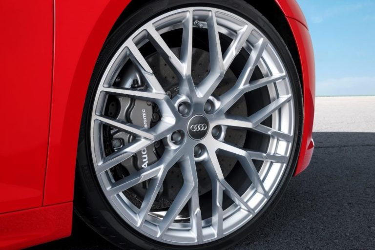 Audi R8 V10 plus