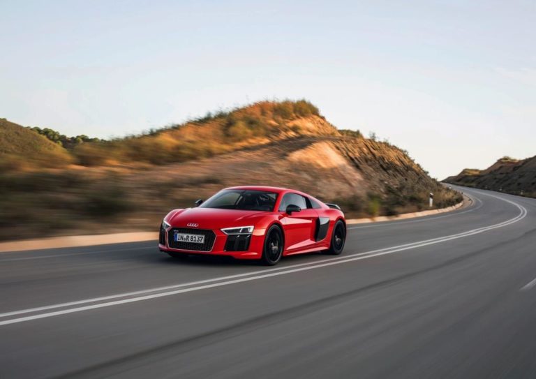 Audi R8 V10 plus