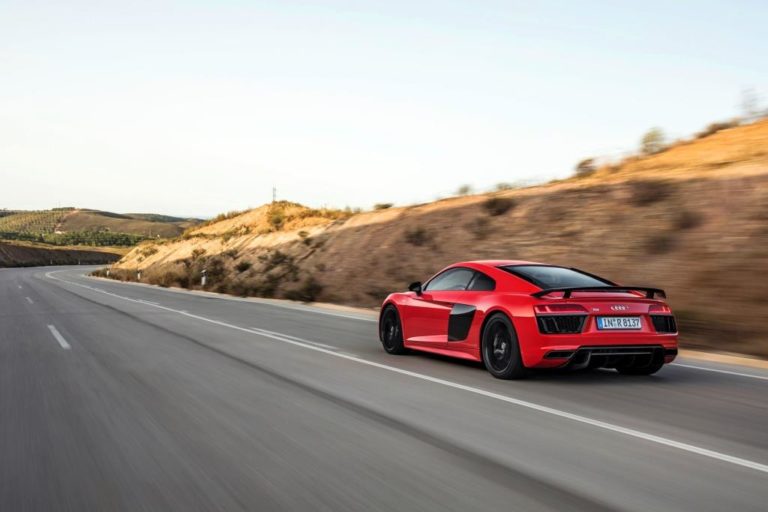Audi R8 V10 plus