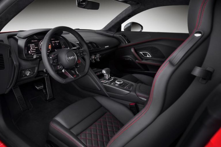 Audi R8 V10 plus