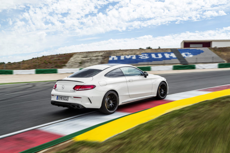 Mercedes-AMG C 63 S Coupé, Exterieur: designo diamantweiß  bright, Night Paket 

Mercedes-AMG C 63 S Coupé, exterior: designo diamond white bright, night package