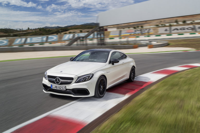 Mercedes-AMG C 63 S Coupé, Exterieur: designo diamantweiß  bright, Night Paket 

Mercedes-AMG C 63 S Coupé, exterior: designo diamond white bright, night package
